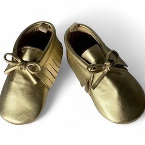 Old Navy Gold Fringe Moccasin Baby NWOT 12-18M
